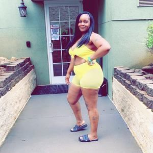 Meet your Posher, Latosha